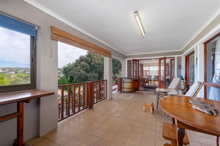 4 Bedroom Property for Sale in Stilbaai Oos Western Cape